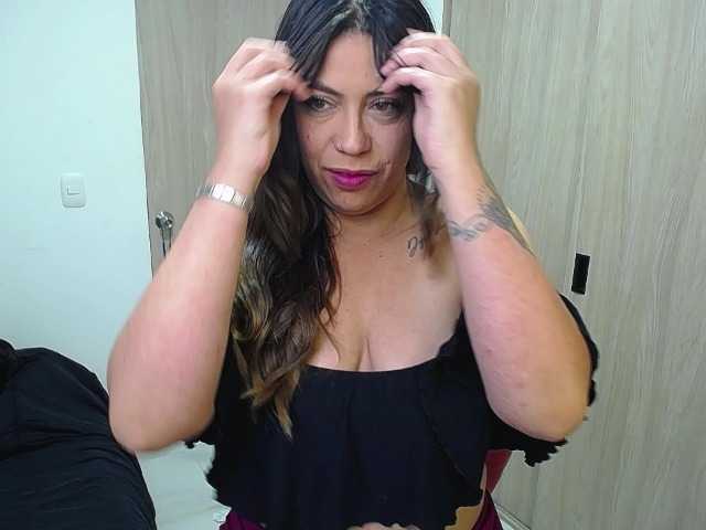 Giogiocapriati's BongaCams show and profile