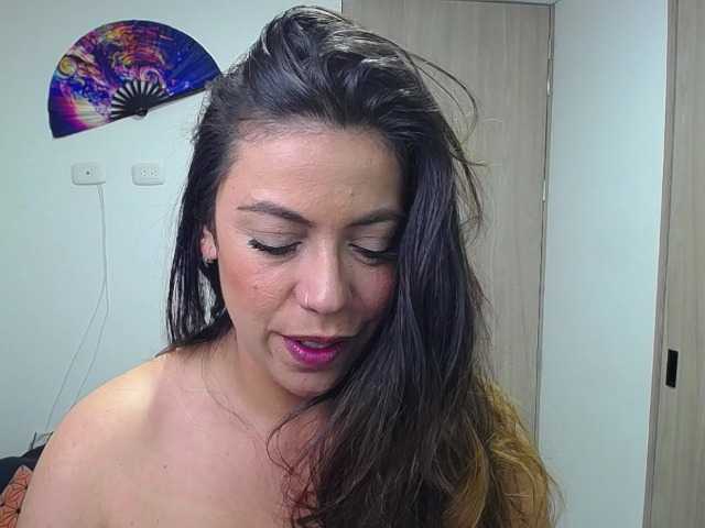 Giogiocapriati's BongaCams show and profile