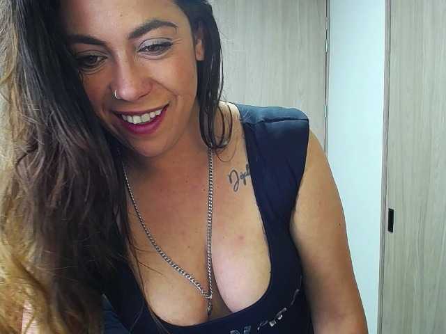 Giogiocapriati's BongaCams show and profile