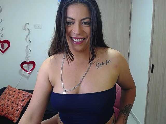 Giogiocapriati's BongaCams show and profile