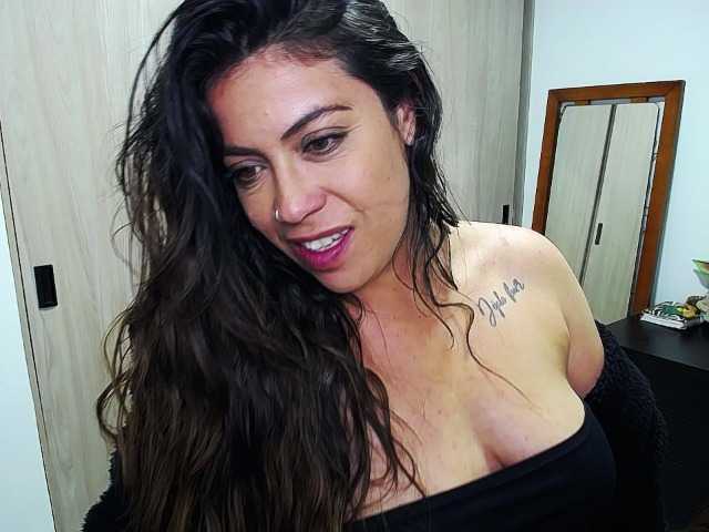 Giogiocapriati's BongaCams show and profile