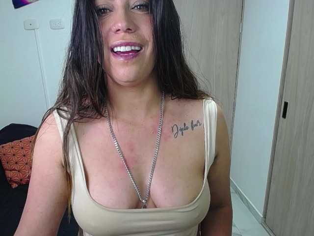 Giogiocapriati's BongaCams show and profile