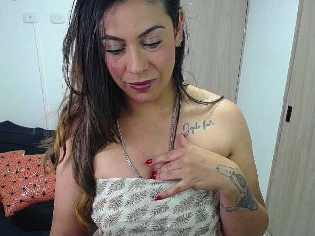 Giogiocapriati's BongaCams show and profile