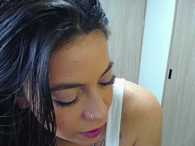 Giogiocapriati's BongaCams show and profile