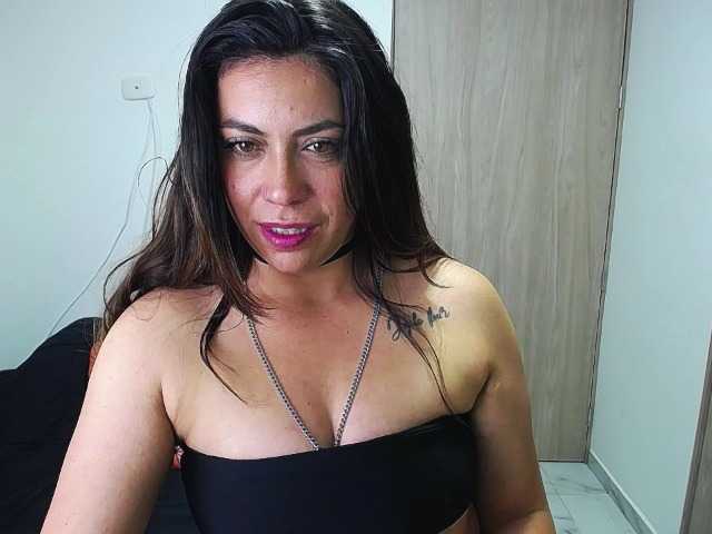 Giogiocapriati's BongaCams show and profile