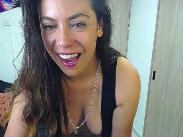 Giogiocapriati's BongaCams show and profile