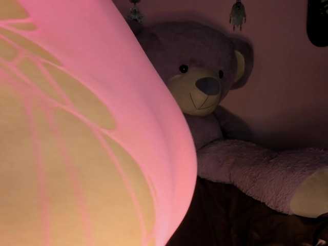 Maddyjhonsson's BongaCams show and profile