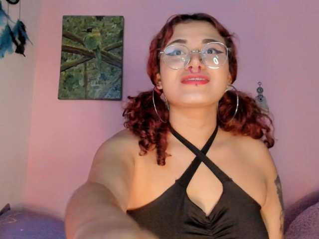 Maddyjhonsson's BongaCams show and profile