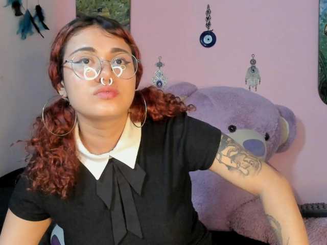 Maddyjhonsson's BongaCams show and profile