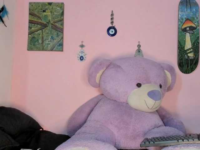 Maddyjhonsson's BongaCams show and profile