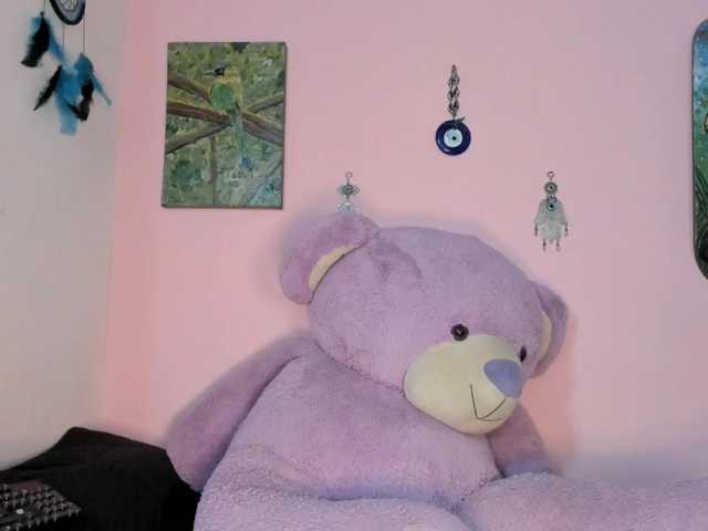 Maddyjhonsson's BongaCams show and profile