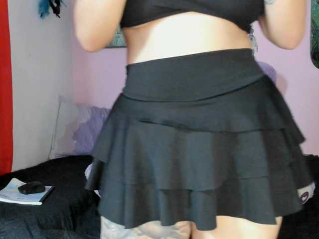 Maddyjhonsson's BongaCams show and profile