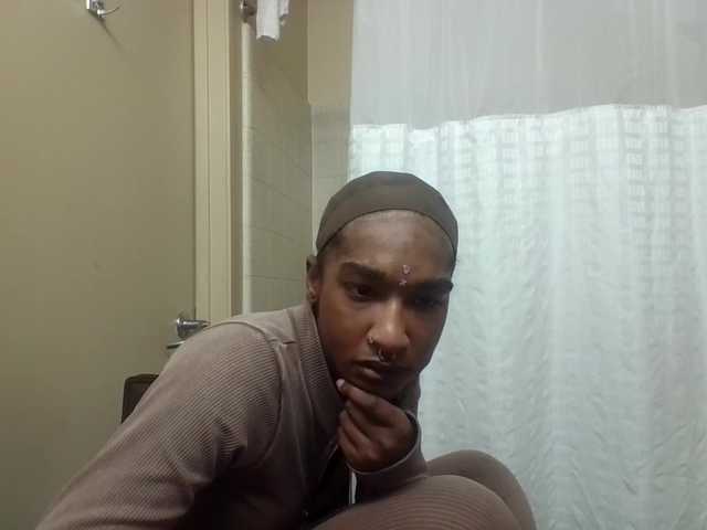 therayerevealed – webcam model profile photo