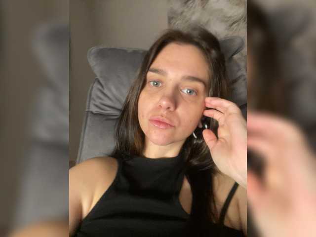 Florensi's BongaCams show and profile