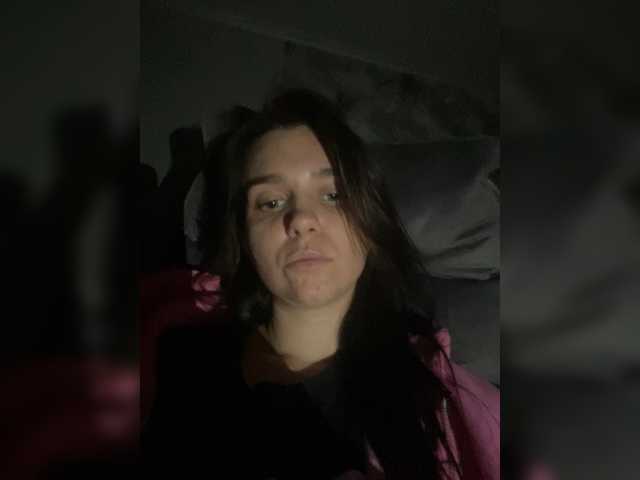 Florensi's BongaCams show and profile