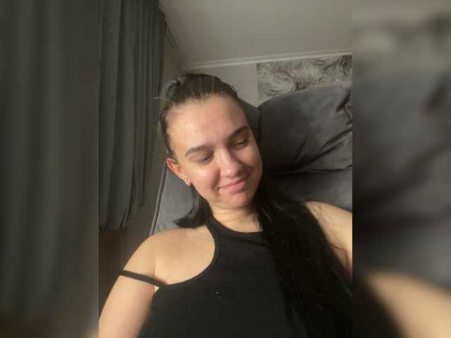 Florensi's BongaCams show and profile