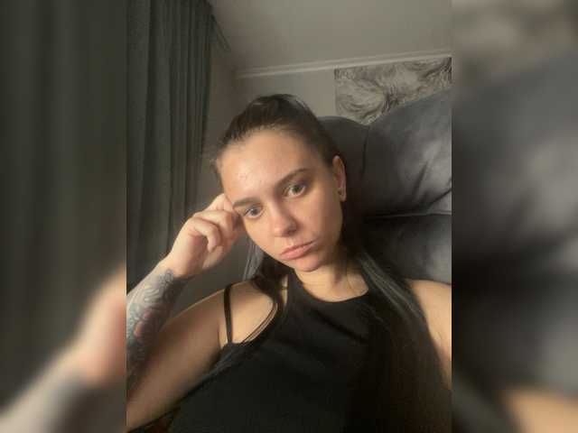 Florensi's BongaCams show and profile