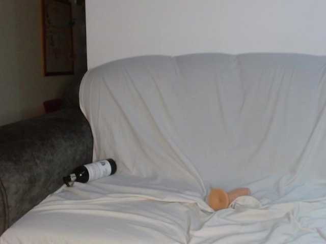 vanessa-aniston's BongaCams show and profile