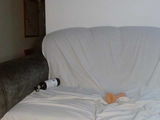 vanessa-aniston's BongaCams show and profile