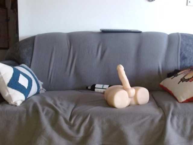 vanessa-aniston's BongaCams show and profile