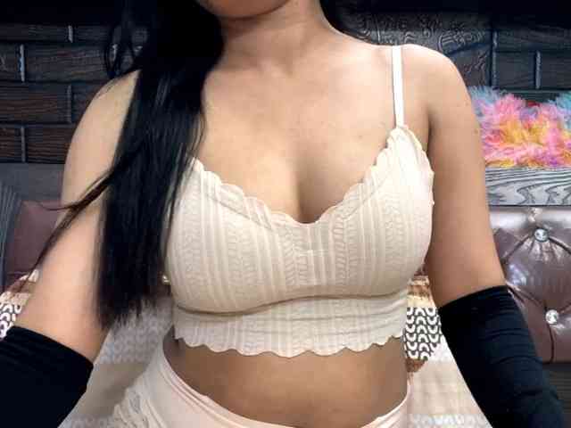 Dollmeenu Live Webcam on BongaCams