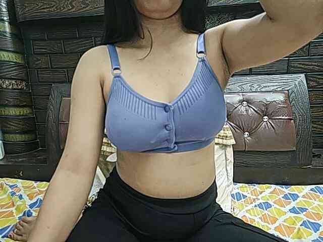 Dollmeenu Live Webcam on BongaCams