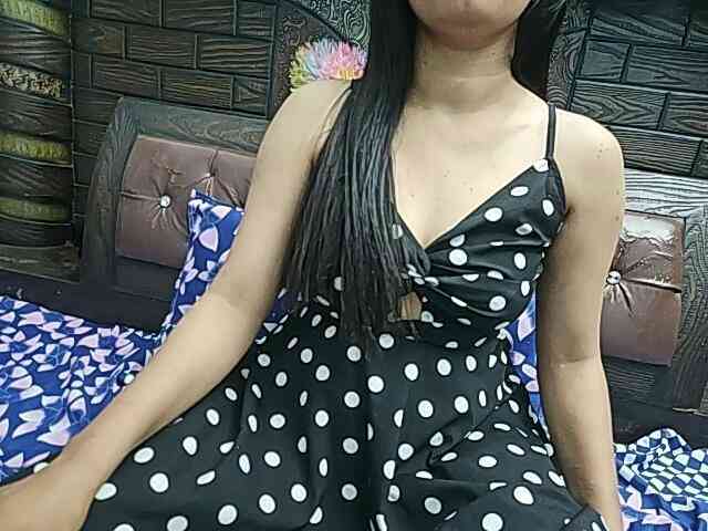 Dollmeenu Live Webcam on BongaCams