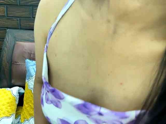 Dollmeenu Live Webcam on BongaCams