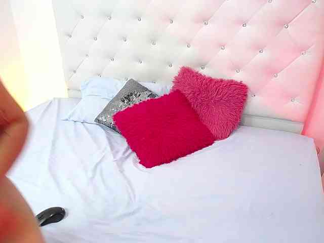 pixiehott Live Webcam on BongaCams