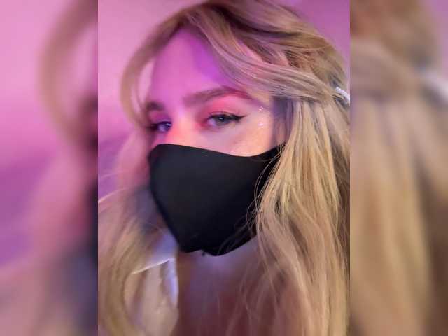 Aweanoraa Nude Live Sex Shows