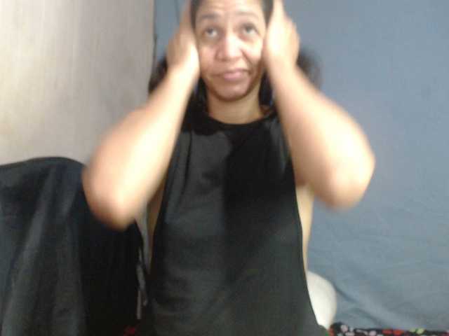 Elizabeth-a's BongaCams show and profile