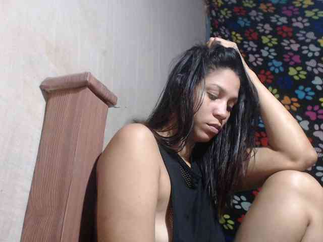 Elizabeth-a Live Webcam on BongaCams