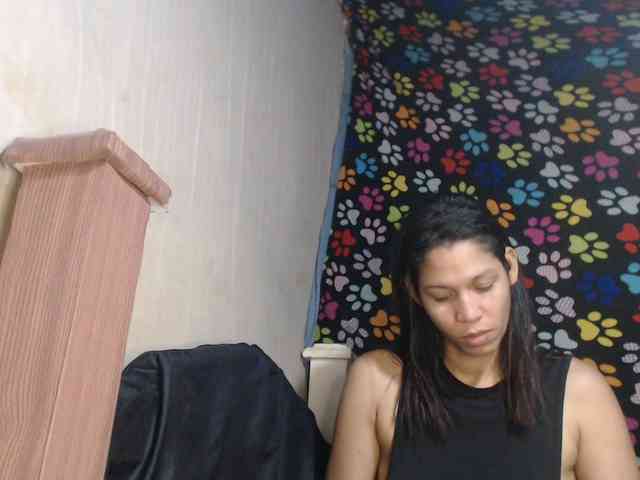 Elizabeth-a Live Webcam on BongaCams