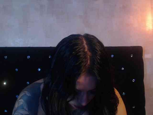 DahyanaKlymt Live Webcam on BongaCams