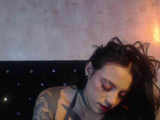 DahyanaKlymt Live Webcam on BongaCams