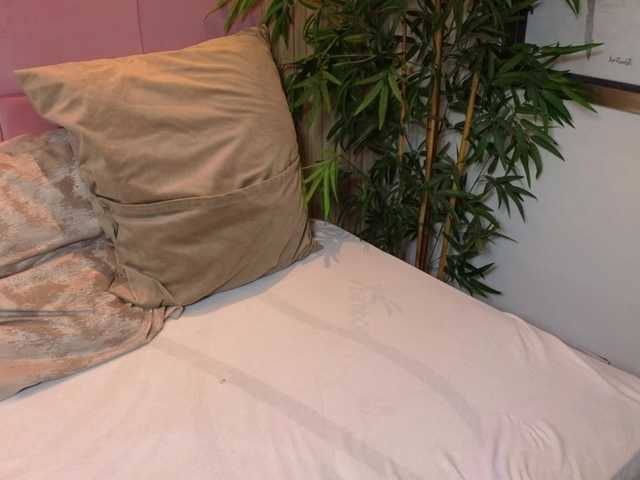 SpicyCarlaXX's BongaCams show and profile