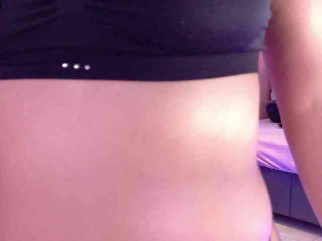 LailaRobinson webcam