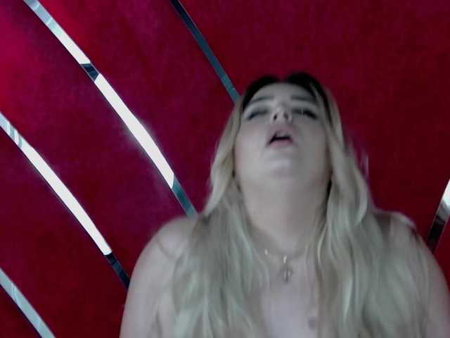 AmelyaNyx – webcam model profile photo