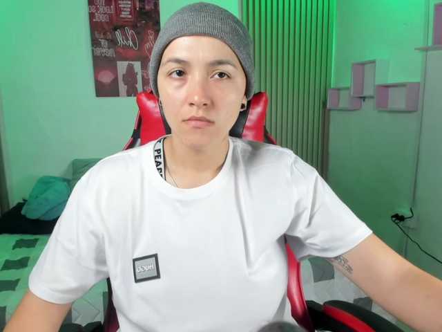 le modèle nicocoox est en webcam porno dans un show sur le site bongacams, il possède les tags suivants: Latino/Hispanic,Brunette,Hairy