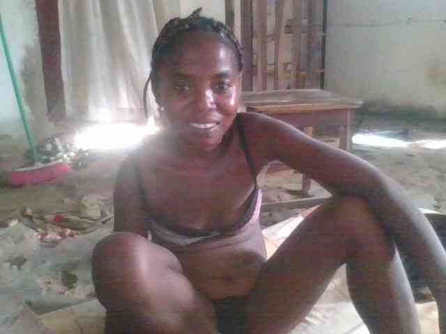 Christina-2 Live Webcam on BongaCams