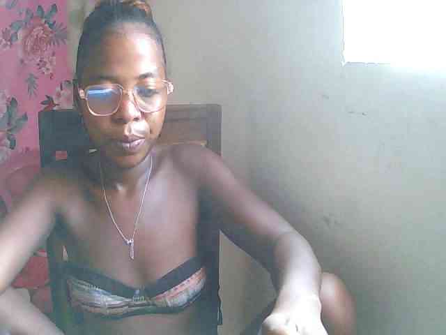 nude cam Christina-2