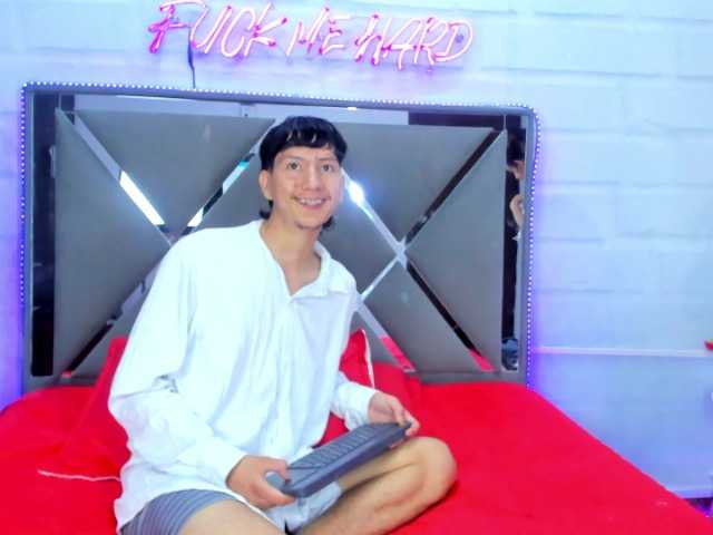 BunnyLove-'s BongaCams show and profile