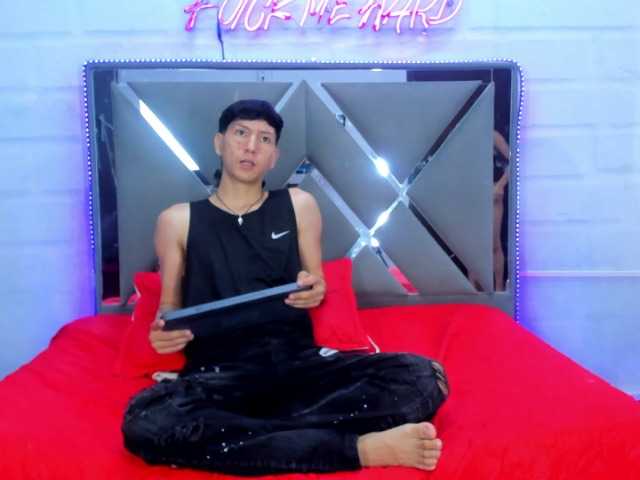 BunnyLove-'s BongaCams show and profile