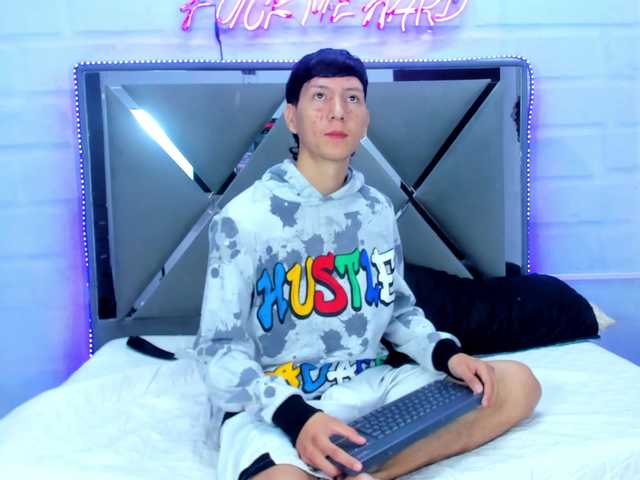 BunnyLove-'s BongaCams show and profile