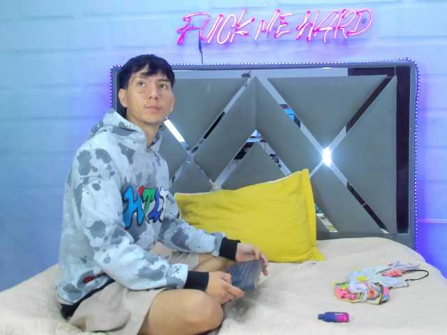 BunnyLove-'s BongaCams show and profile