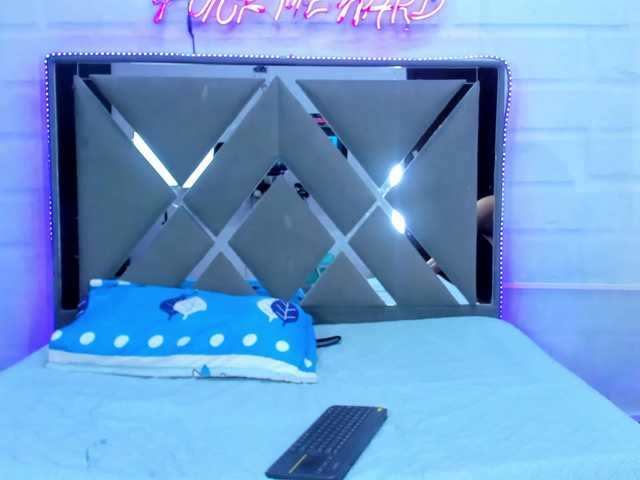 BunnyLove-'s BongaCams show and profile