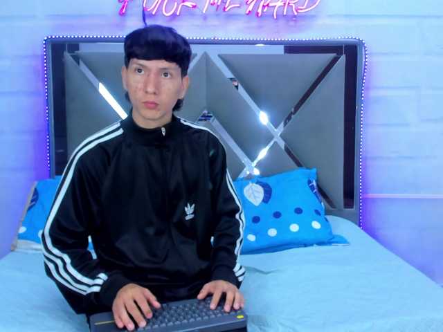 BunnyLove-'s BongaCams show and profile