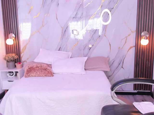 MaiaEvans's BongaCams show and profile