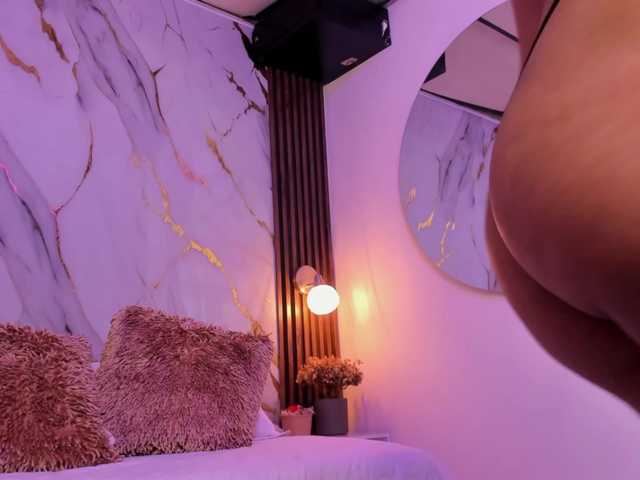 MaiaEvans's BongaCams show and profile