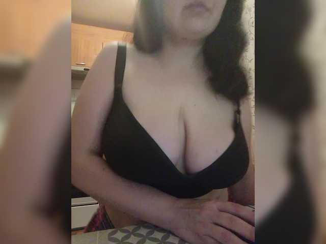 MimiTam's BongaCams show and profile